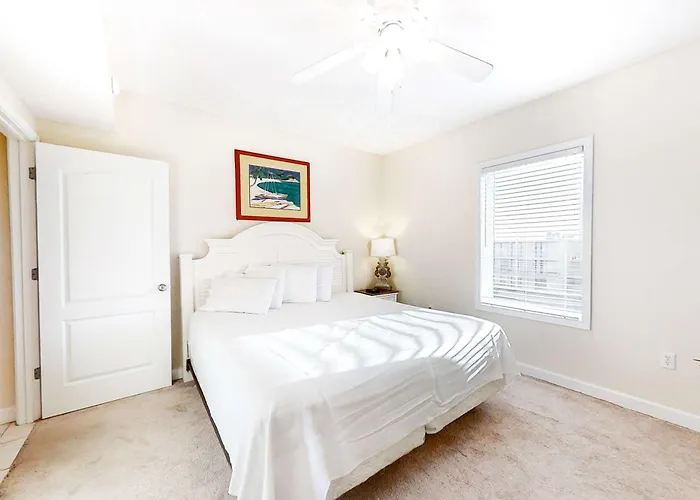 Holiday home Gulf-front With Balcony Views Wifi Ac & Shared Gulf-facing Pool *