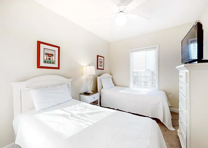 Gulf-front With Balcony Views Wifi Ac & Shared Gulf-facing Pool